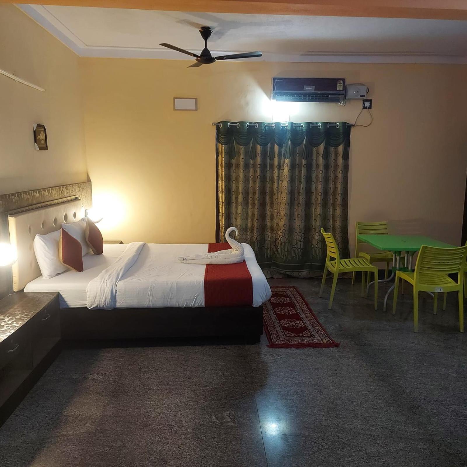 Dolphin Resort Yelagiri Exteriör bild
