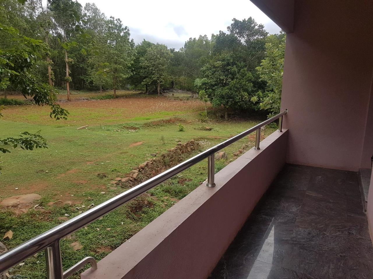 Dolphin Resort Yelagiri Exteriör bild