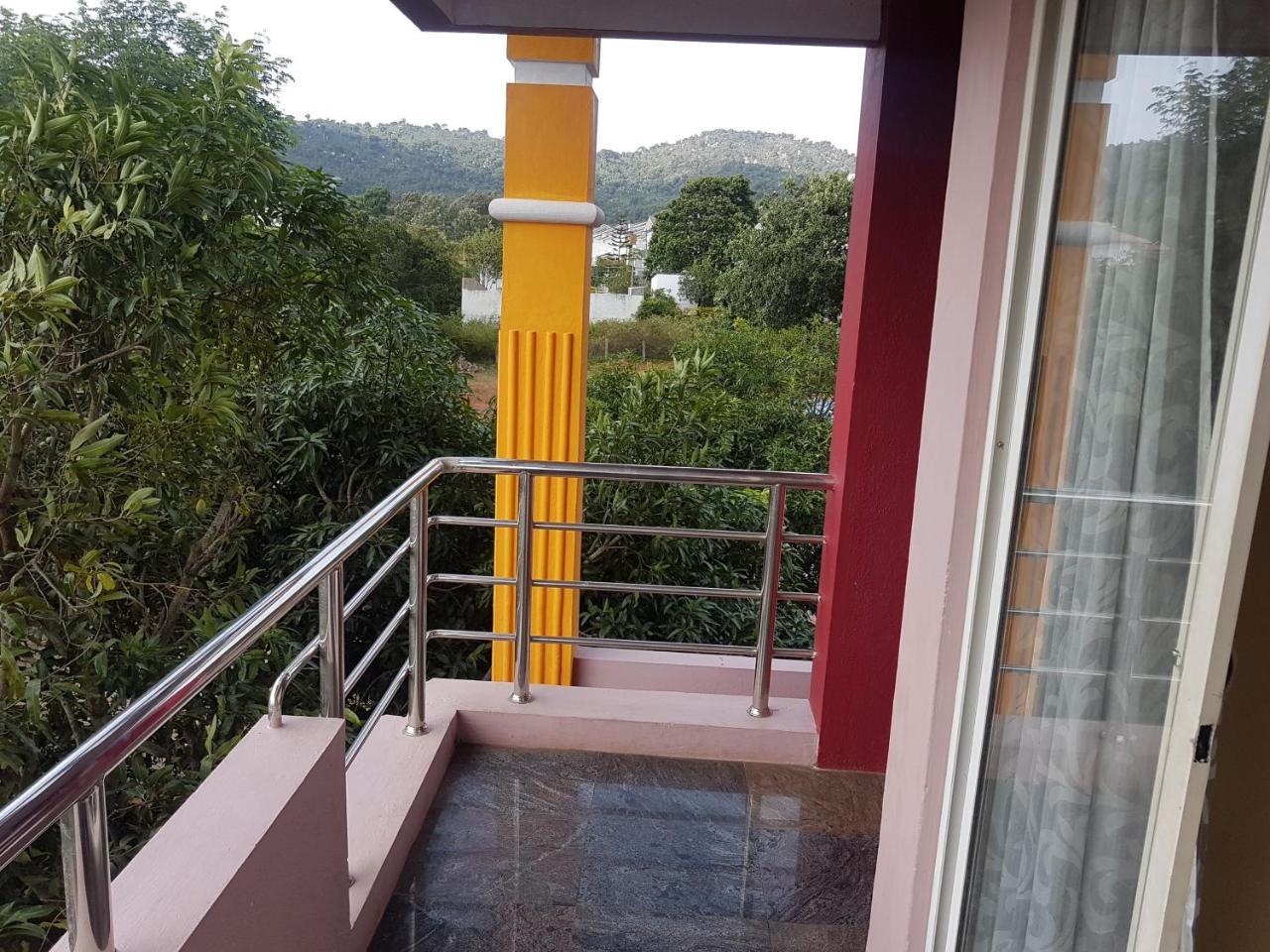 Dolphin Resort Yelagiri Exteriör bild