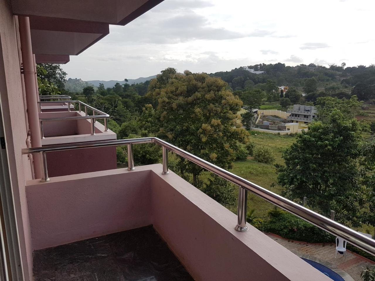 Dolphin Resort Yelagiri Exteriör bild