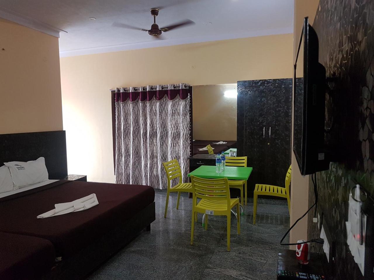 Dolphin Resort Yelagiri Exteriör bild